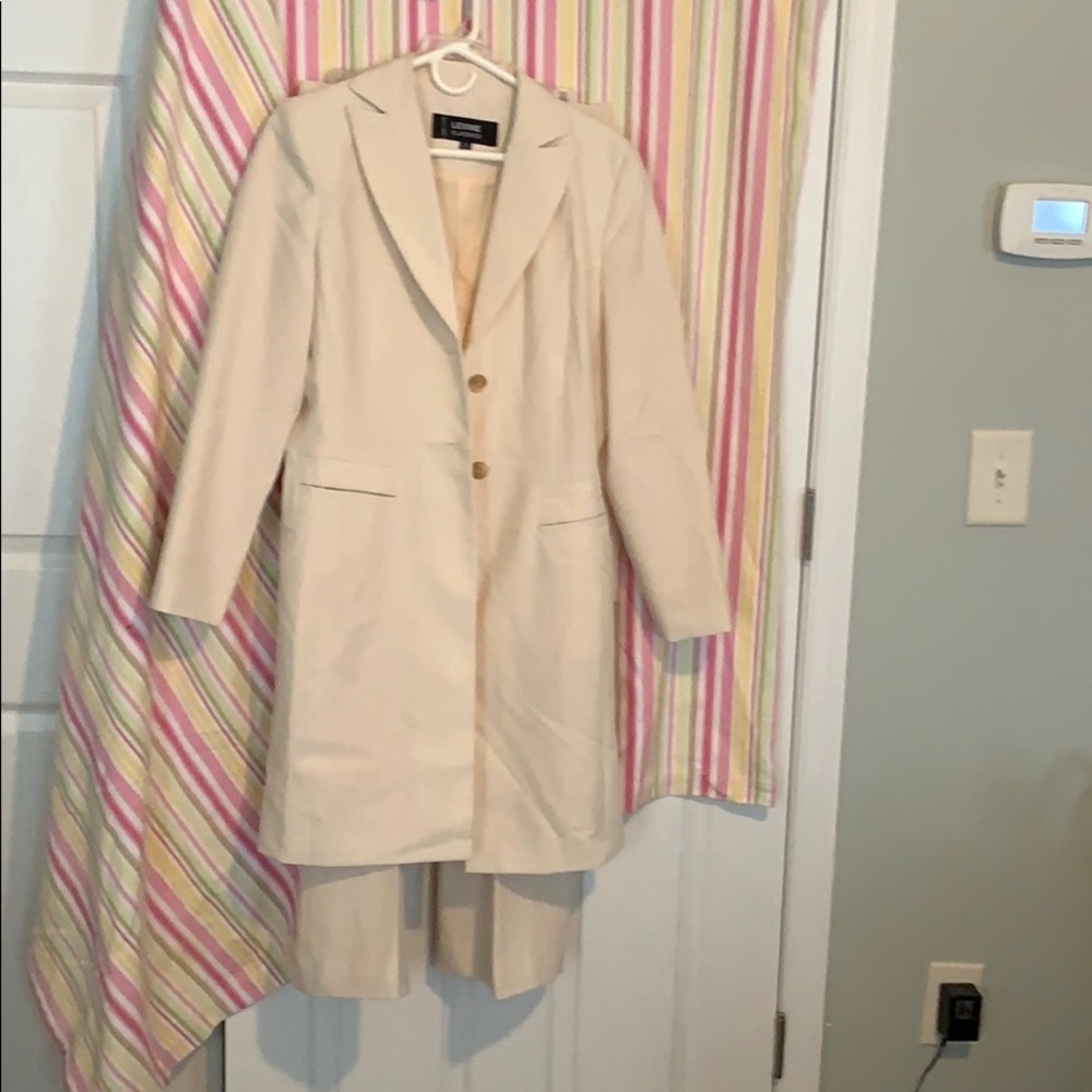 Levine classics 3- pc suit set